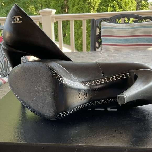 Authenticated Chanel Classic Black Escarpins Leather Cap Toe Pumps 36.5 - Picture 4 of 5